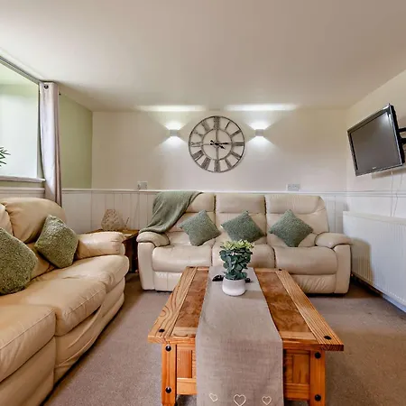 Magpie * Newton-on-Rawcliffe